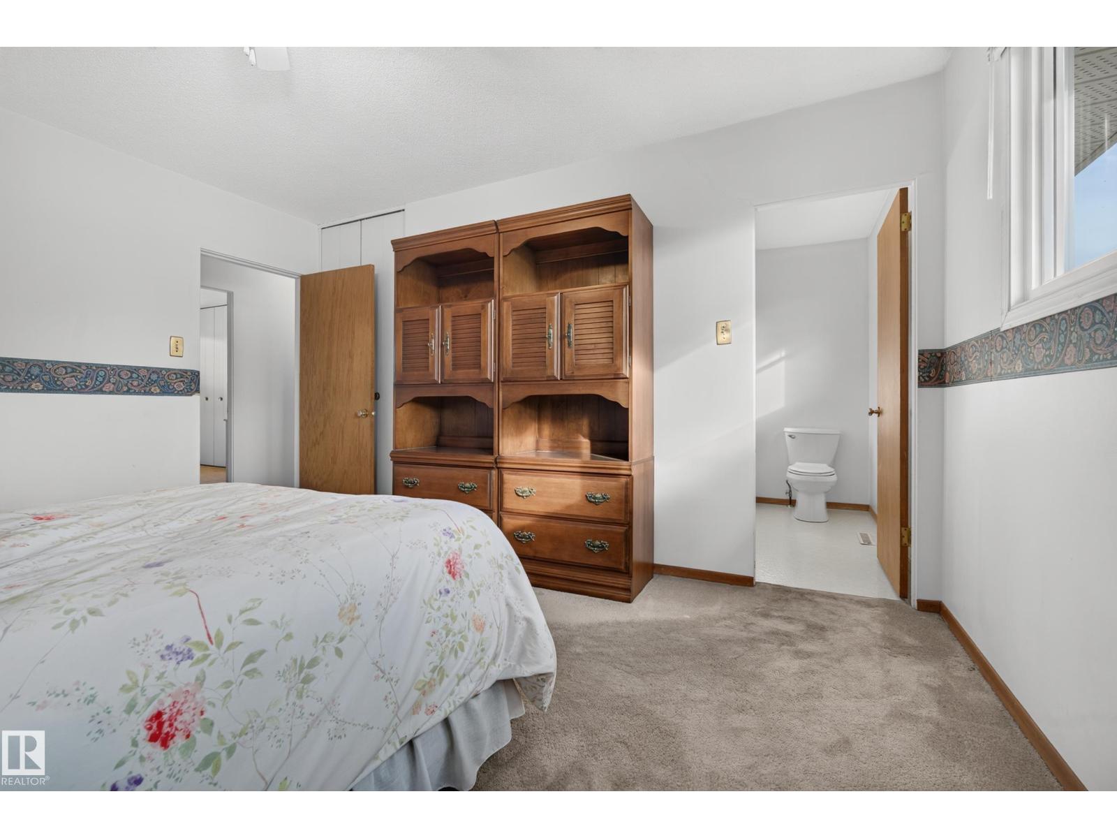 9011 157 St Nw Property Photo 32