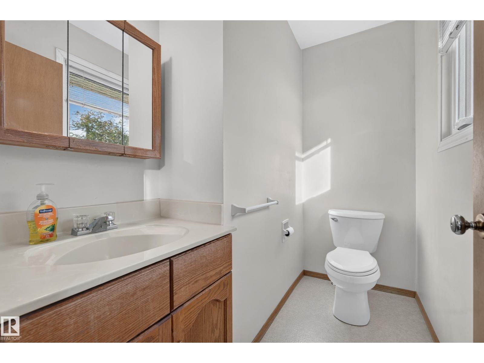 9011 157 St Nw Property Photo 34