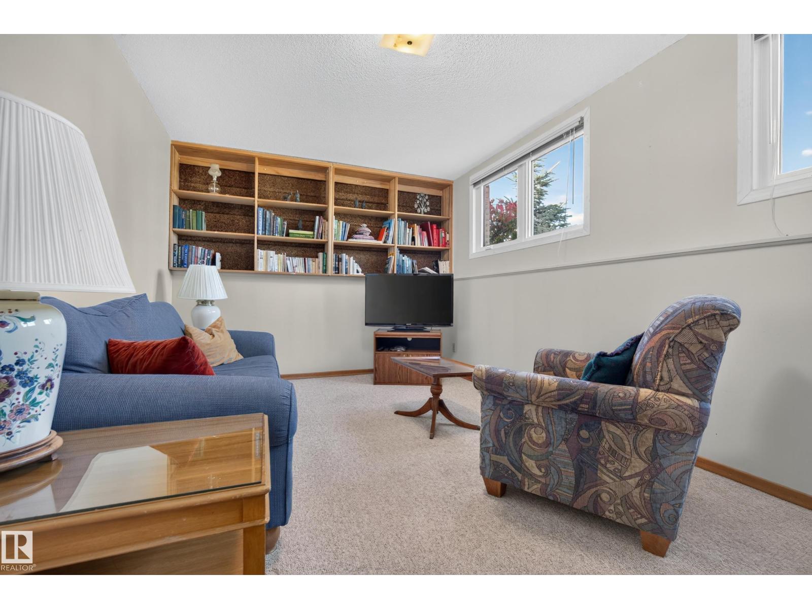 9011 157 St Nw Property Photo 42