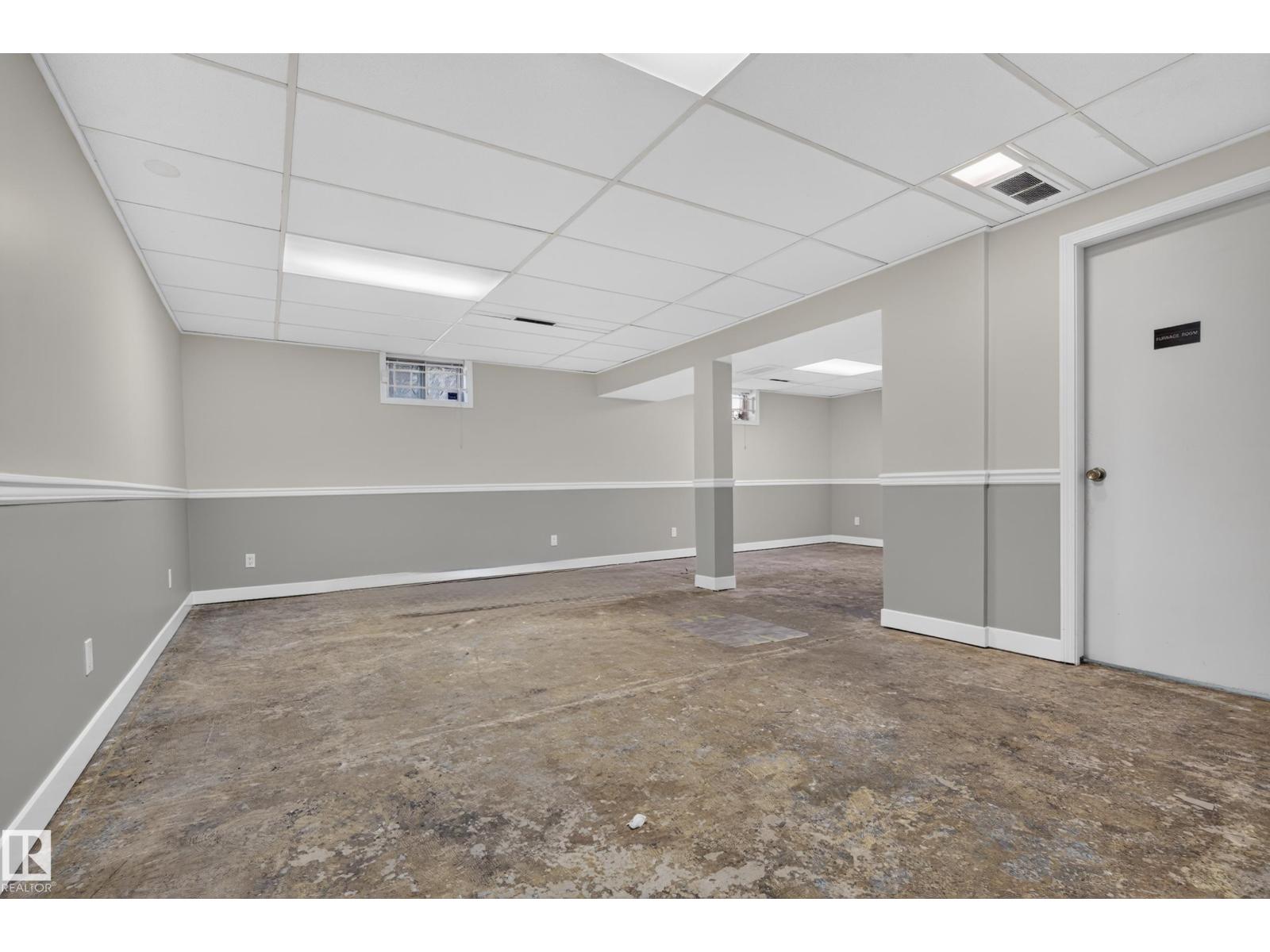 9011 157 St Nw Property Photo 49