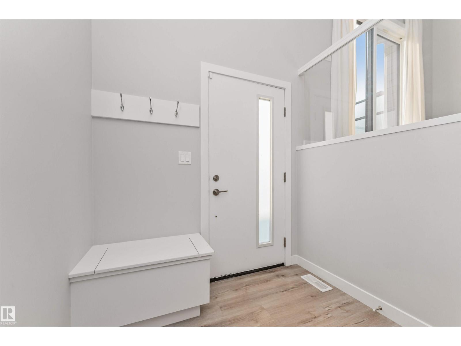 #17 1729 Keene Cr Sw Property Photo 5