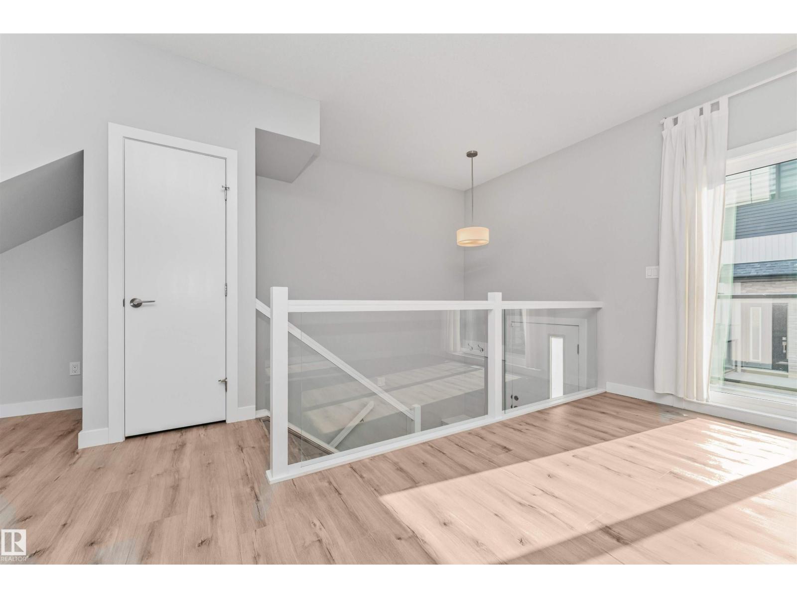 #17 1729 Keene Cr Sw Property Photo 7