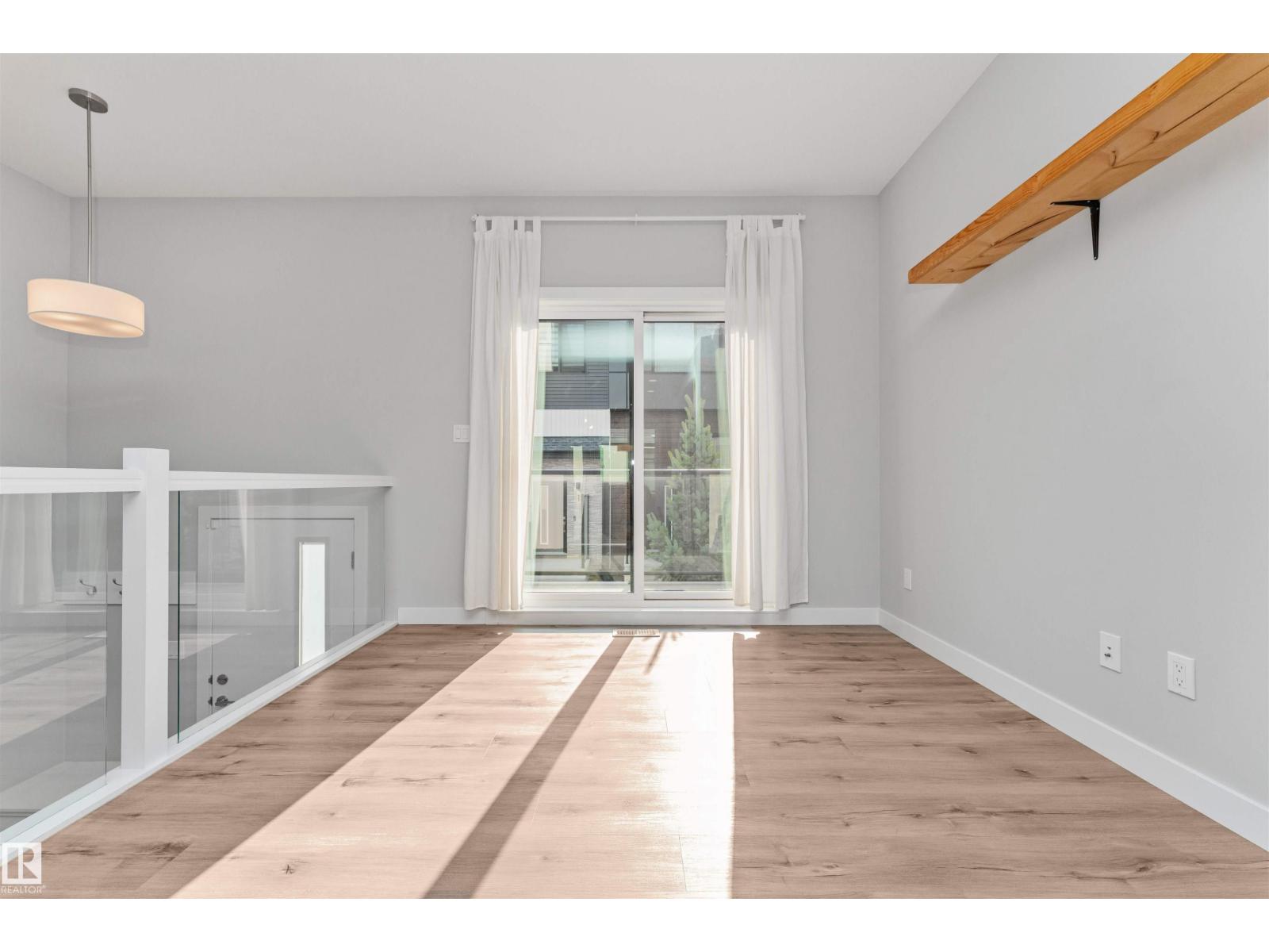 #17 1729 Keene Cr Sw Property Photo 8