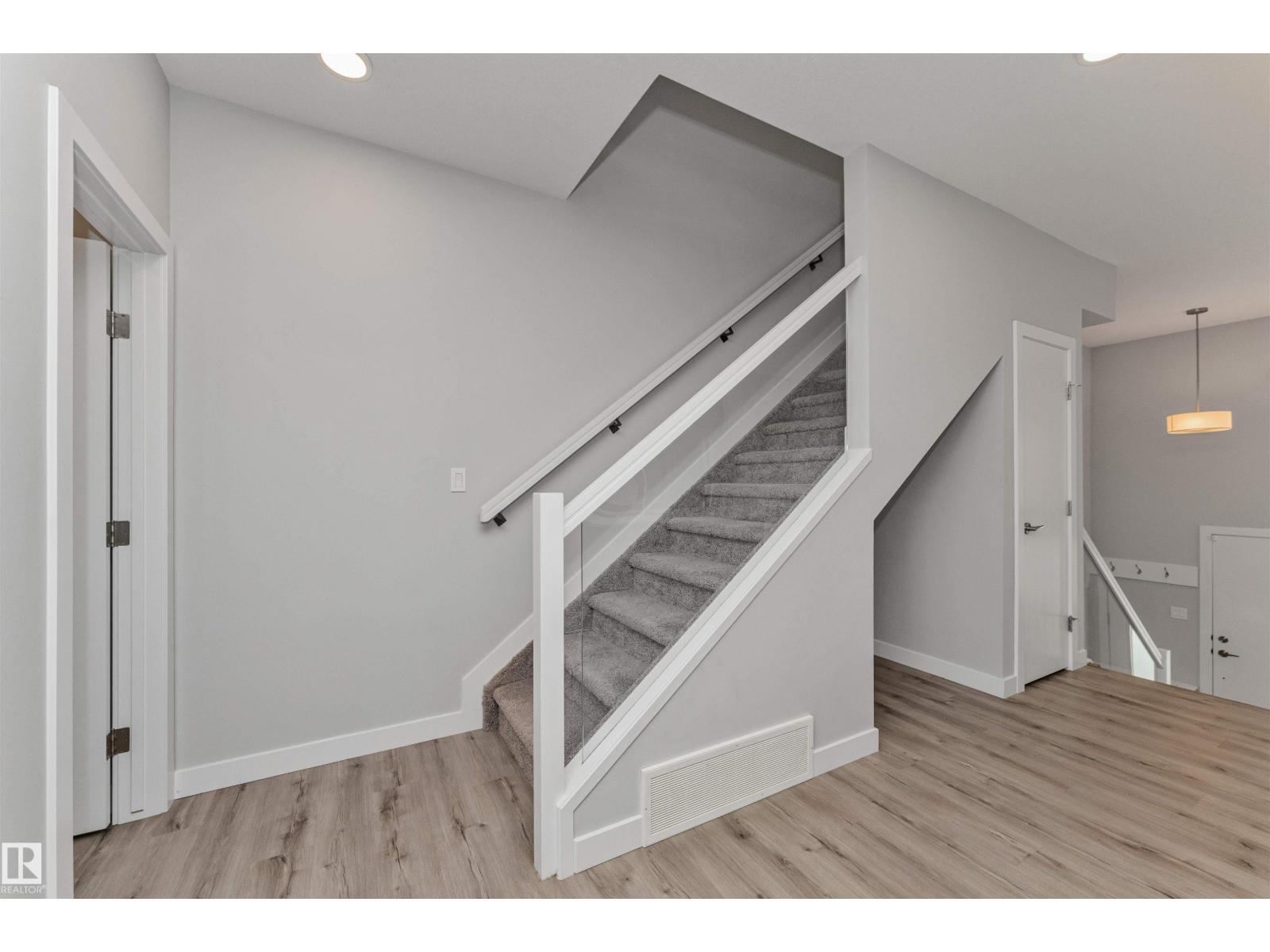 #17 1729 Keene Cr Sw Property Photo 27