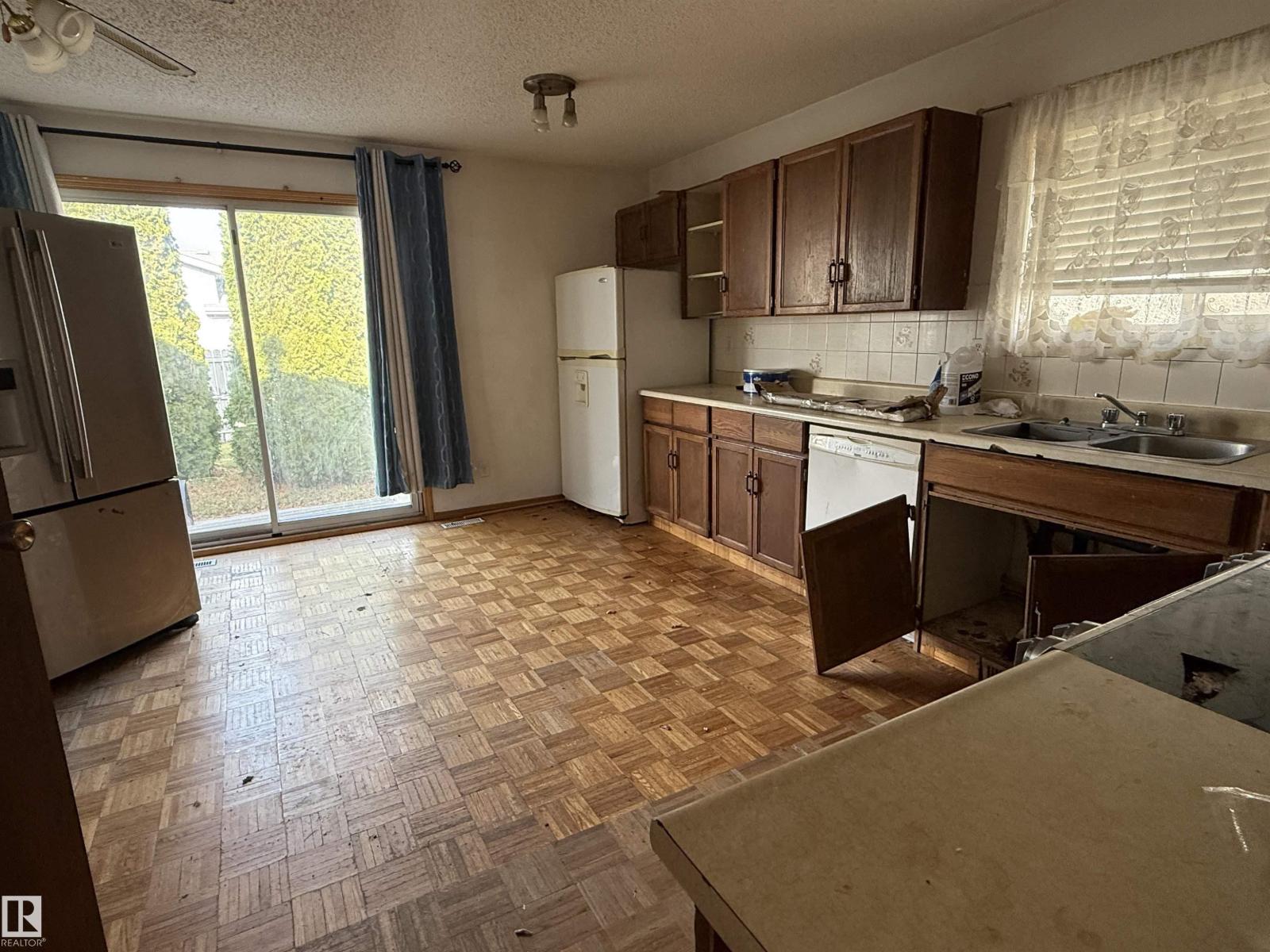 7520 152b Av Nw Property Photo 3