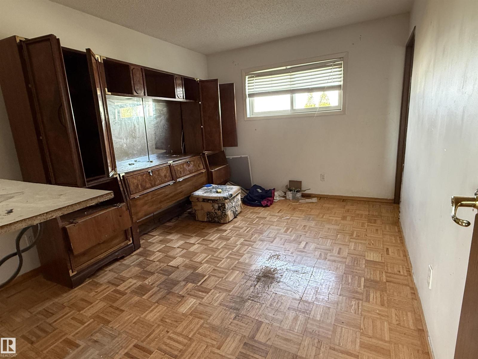 7520 152b Av Nw Property Photo 5