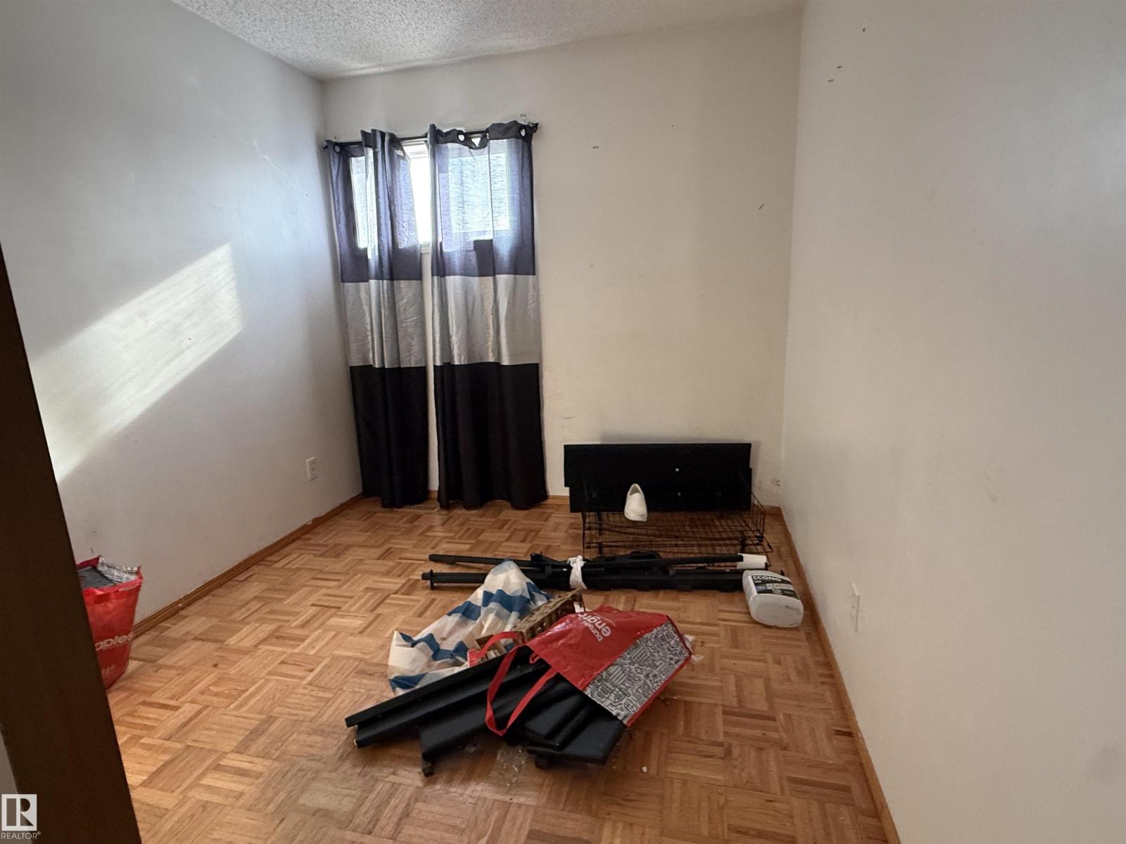 7520 152b Av Nw Property Photo 7