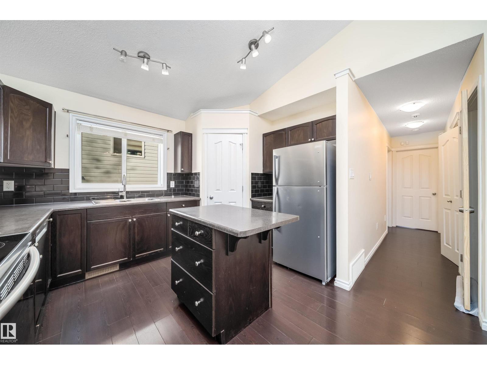 1126 36a Av Nw Property Photo 14