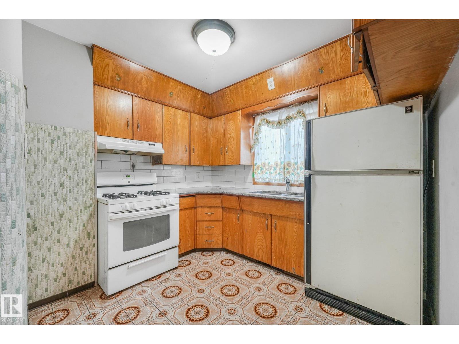 11716 130 St Nw Property Photo 12