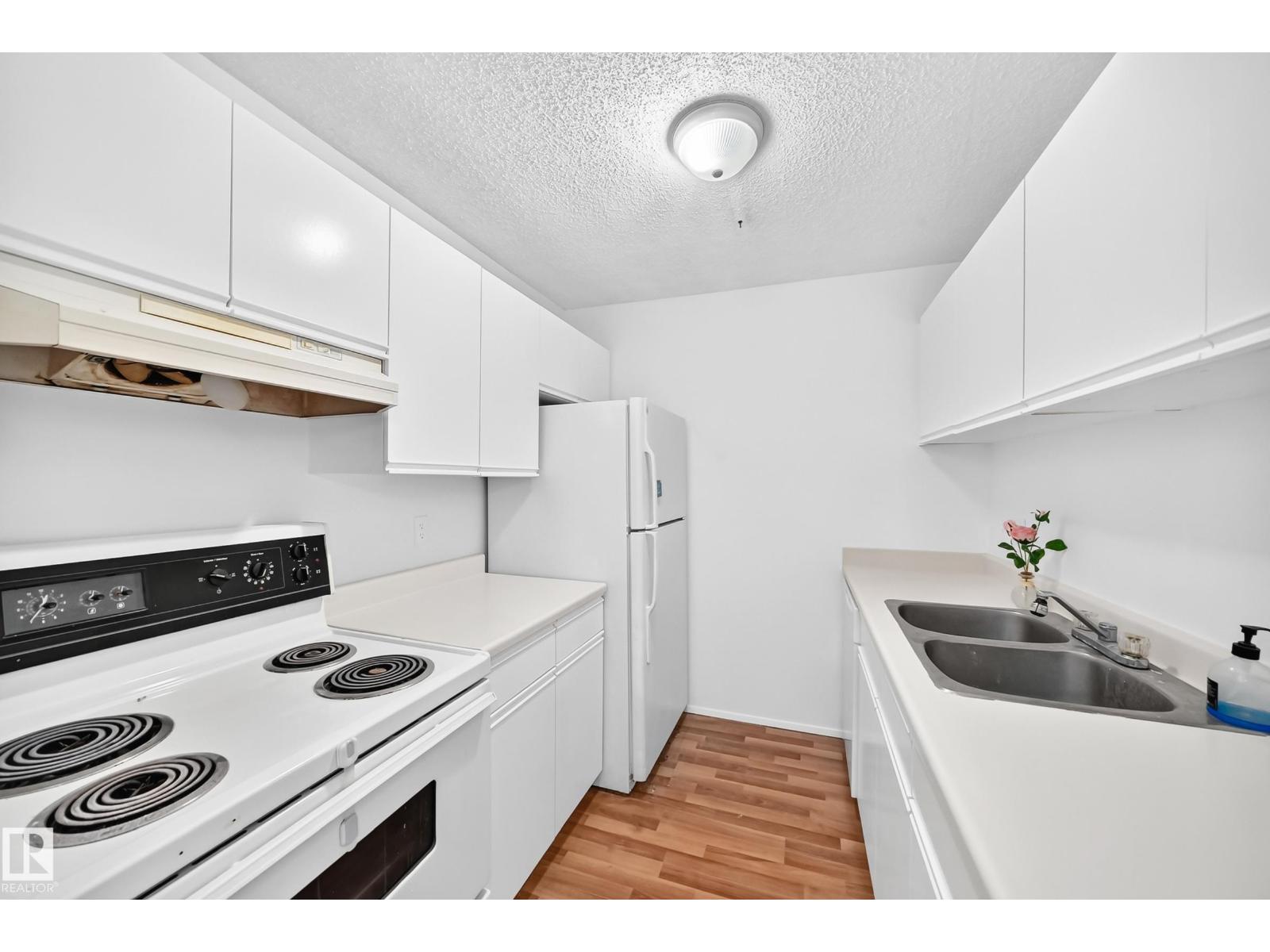#212 11218 80 St Nw Property Photo 9