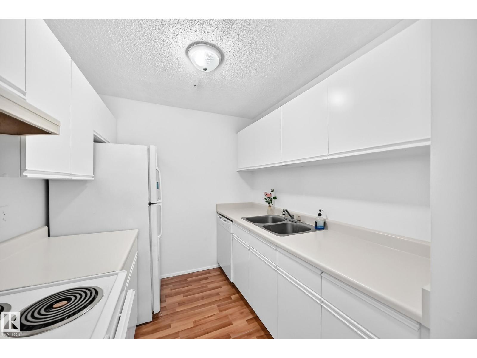 #212 11218 80 St Nw Property Photo 10