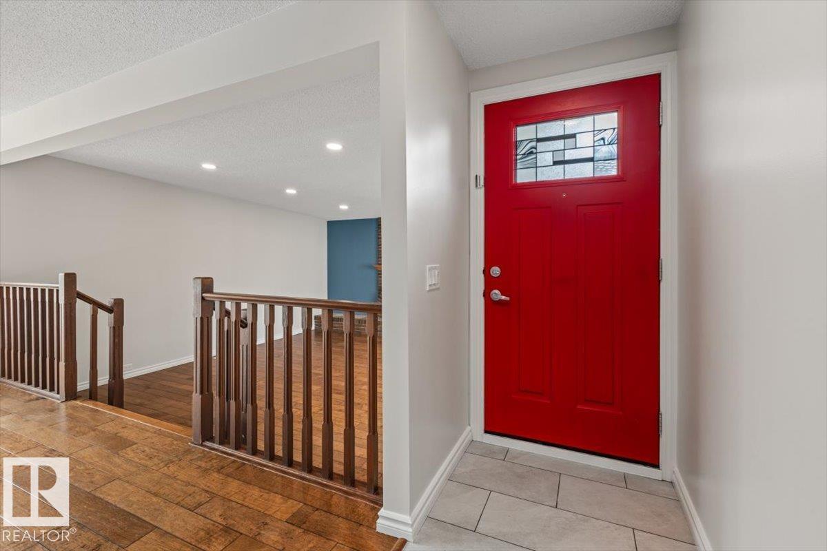 3607 106a St Nw Property Photo 5