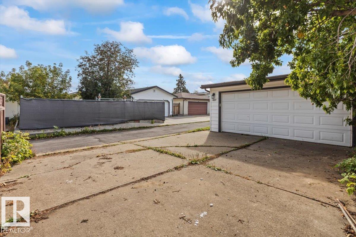 3607 106a St Nw Property Photo 39