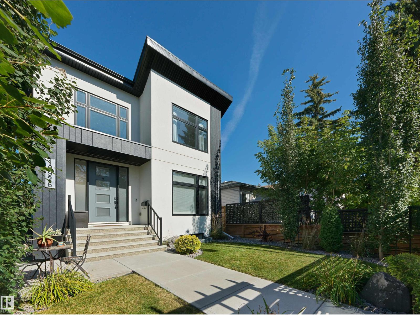 10926 72 Av Nw Property Photo 2