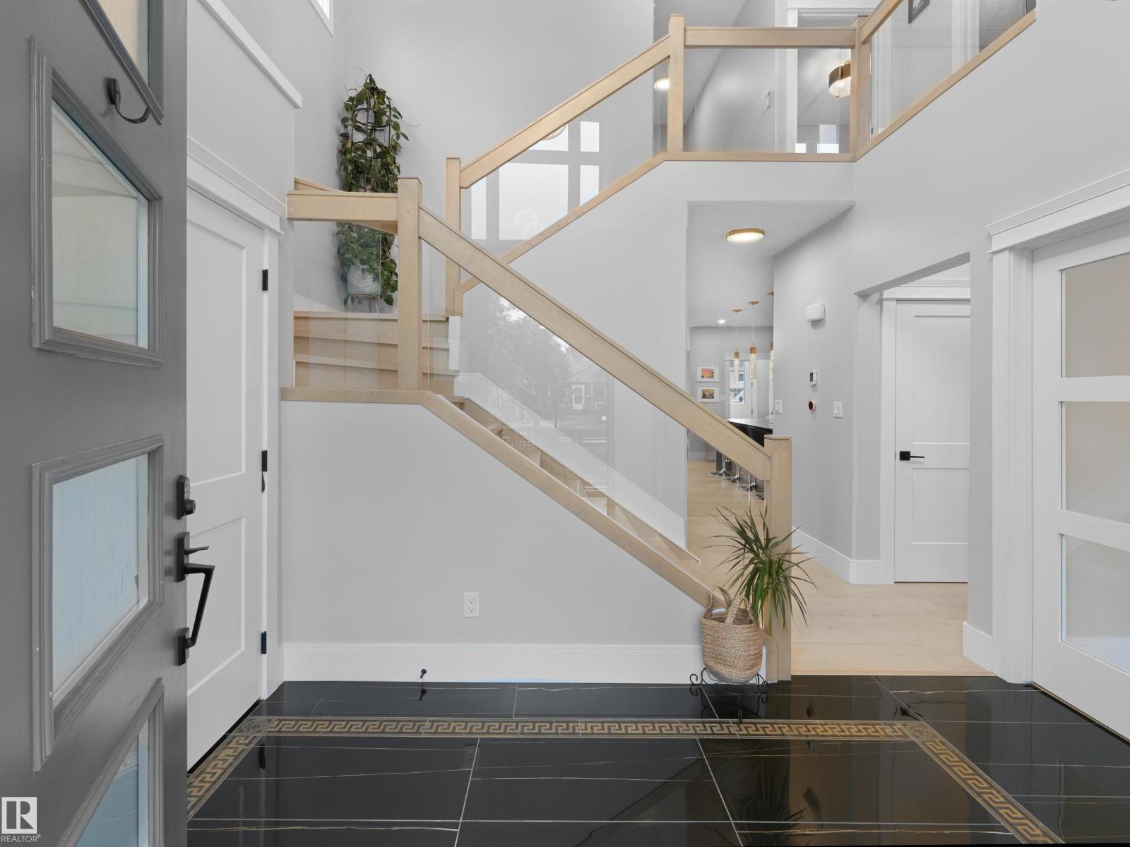 10926 72 Av Nw Property Photo 3