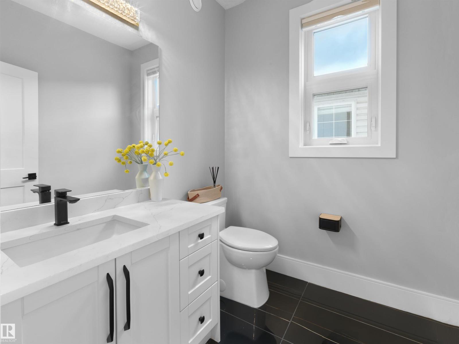 10926 72 Av Nw Property Photo 14