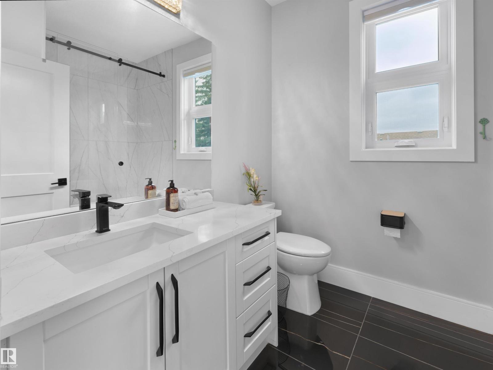 10926 72 Av Nw Property Photo 22