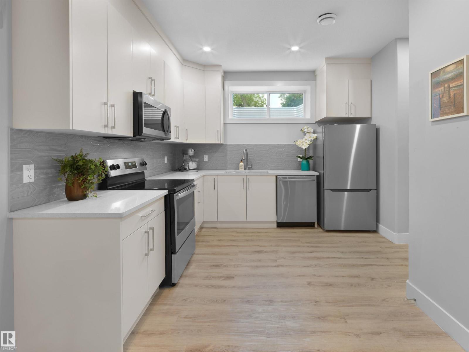 10926 72 Av Nw Property Photo 28