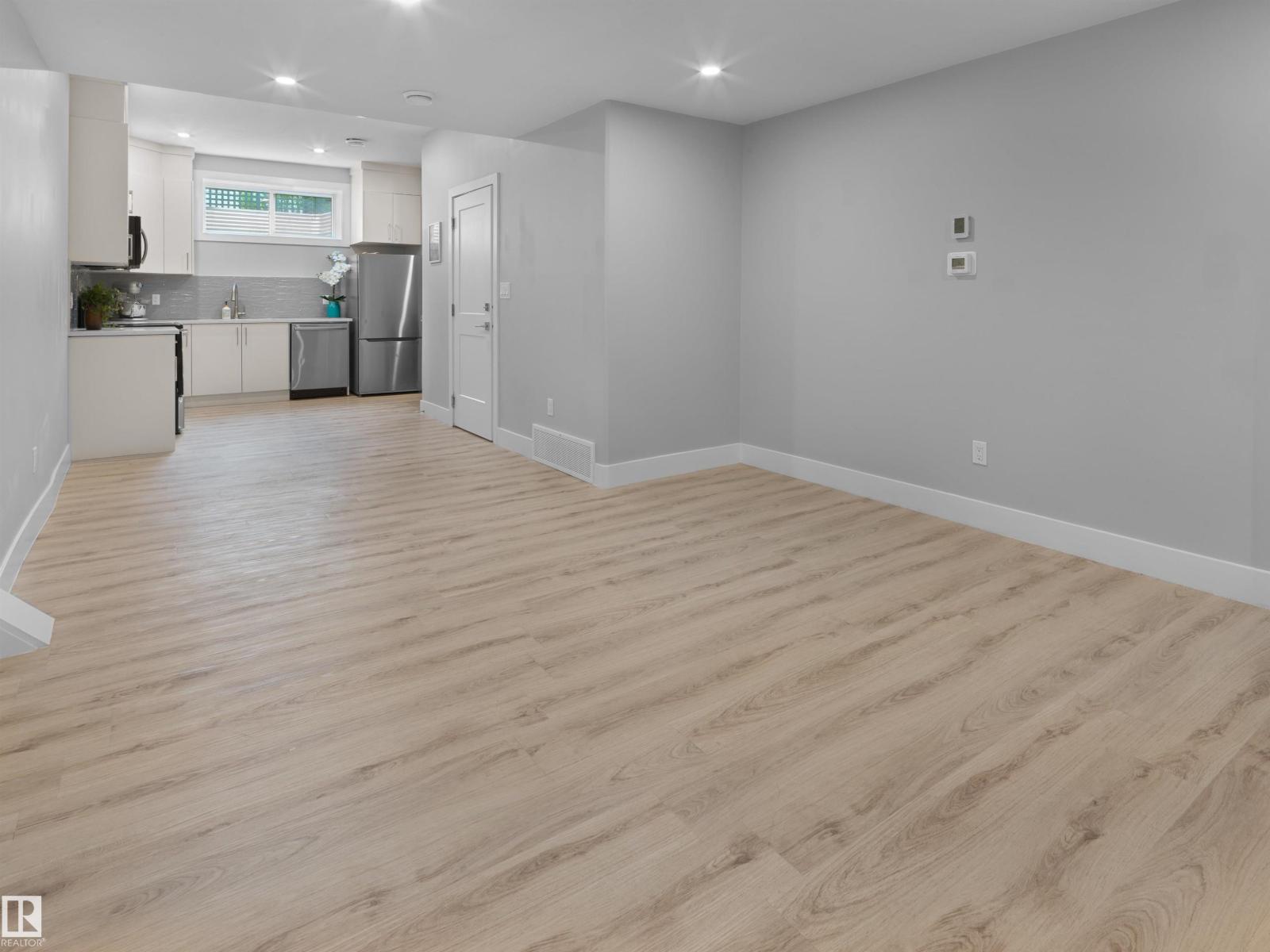 10926 72 Av Nw Property Photo 31