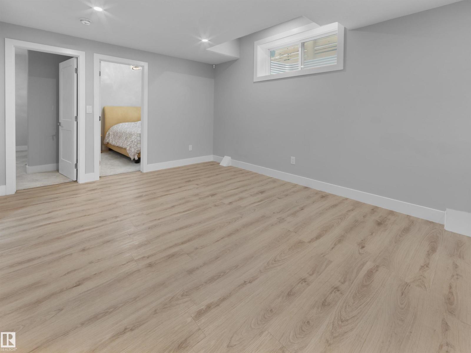 10926 72 Av Nw Property Photo 32
