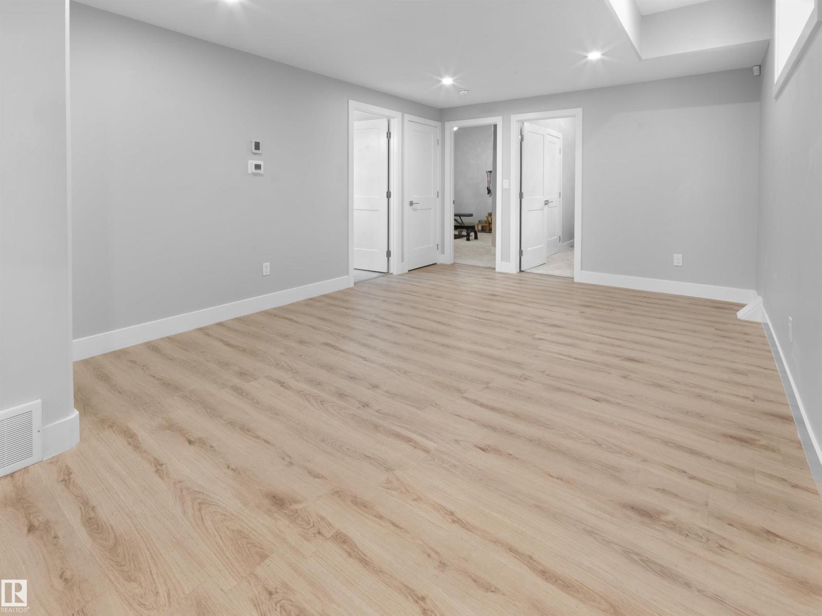10926 72 Av Nw Property Photo 34