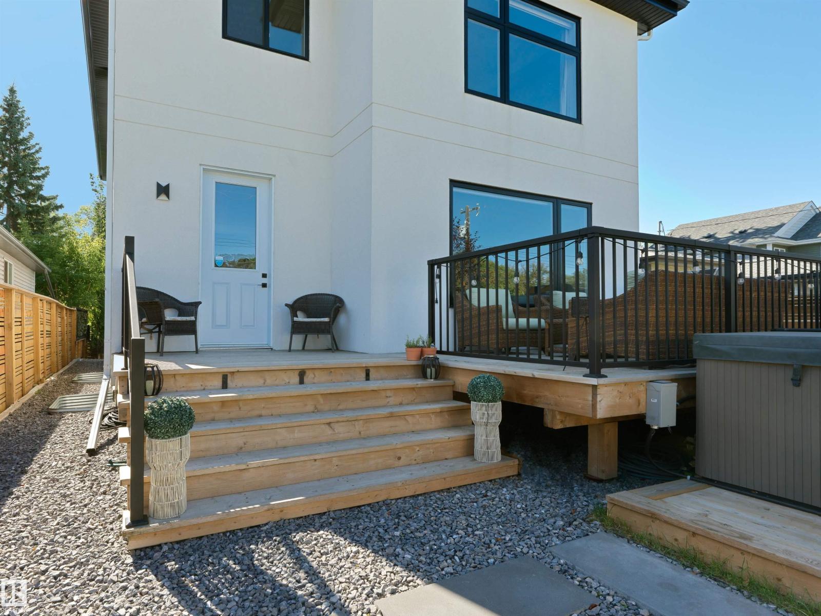10926 72 Av Nw Property Photo 44
