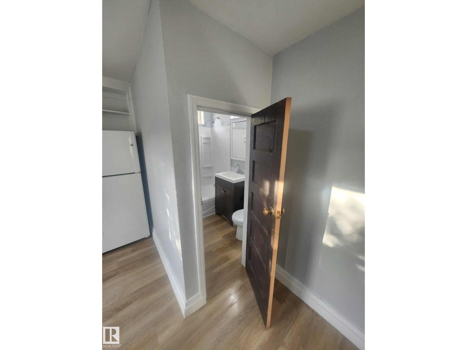 11308 94 St Nw Property Photo 15