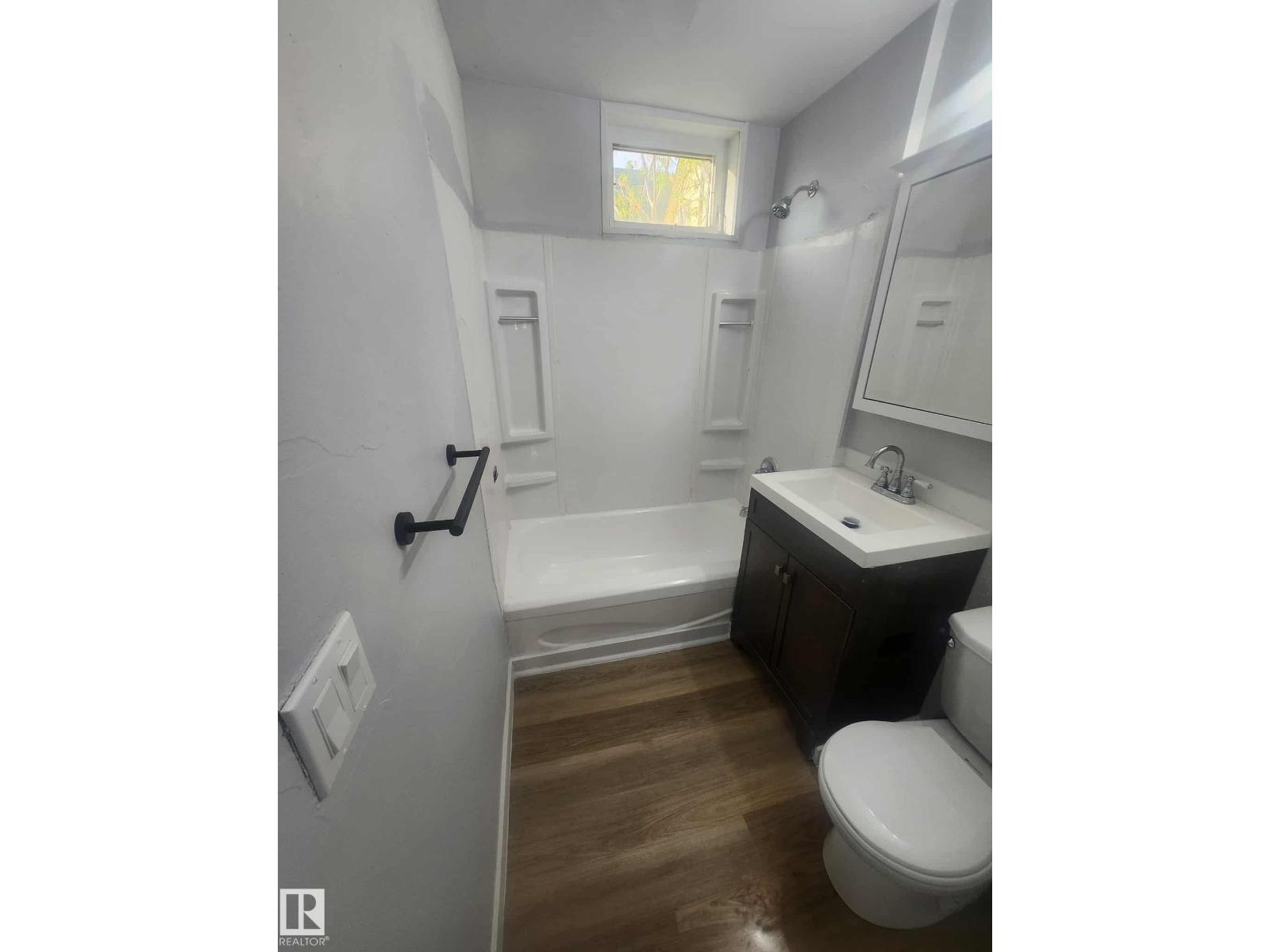 11308 94 St Nw Property Photo 16