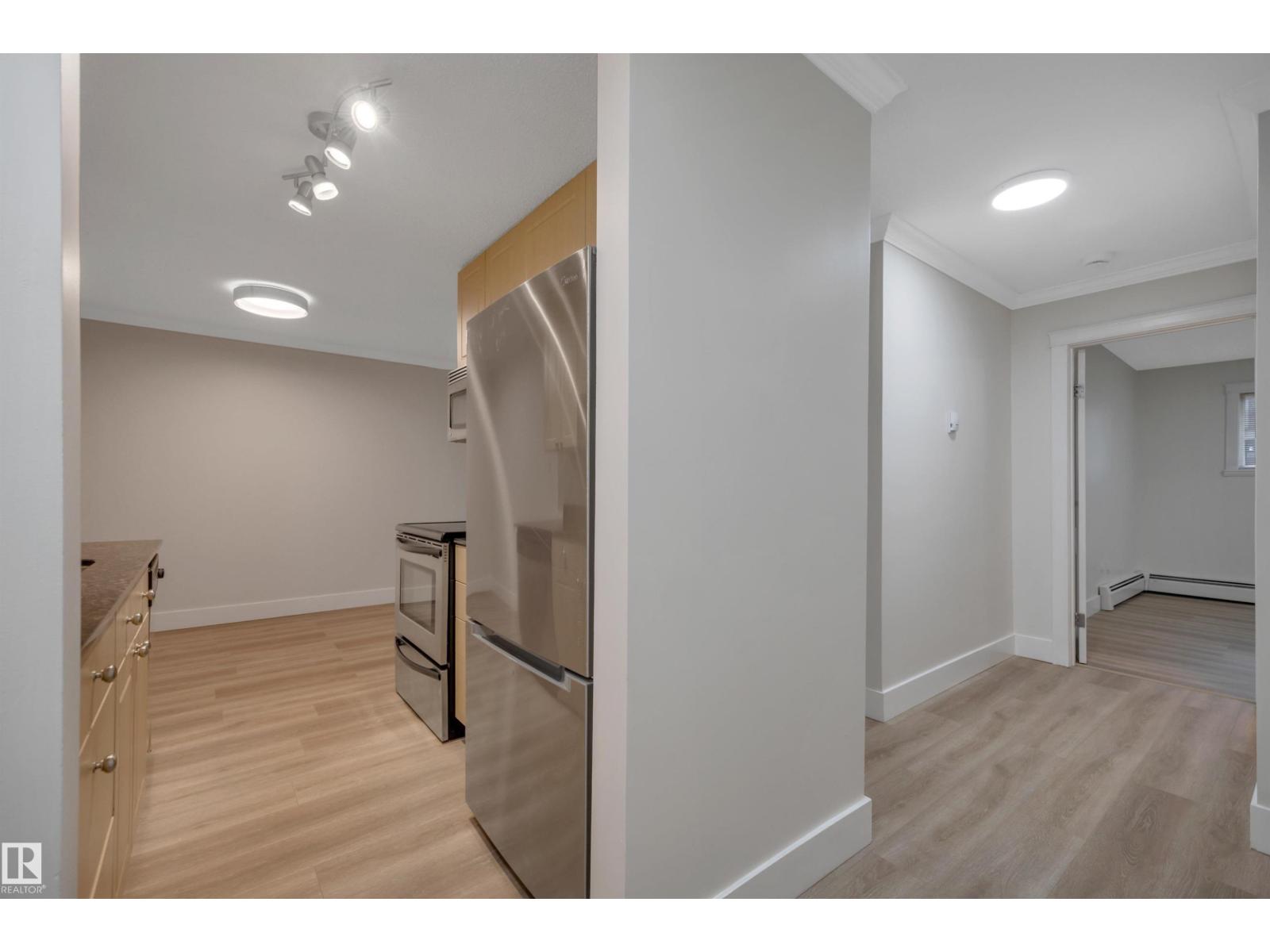 #006 10520 80 Av Nw Property Photo 8