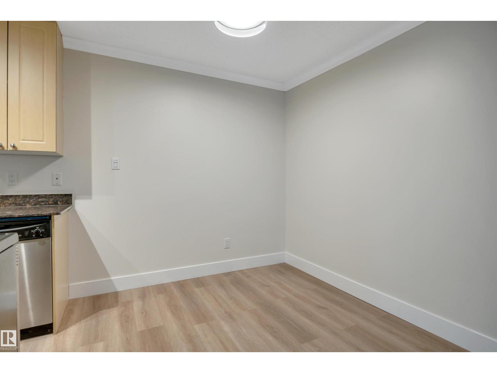 #006 10520 80 Av Nw Property Photo 14