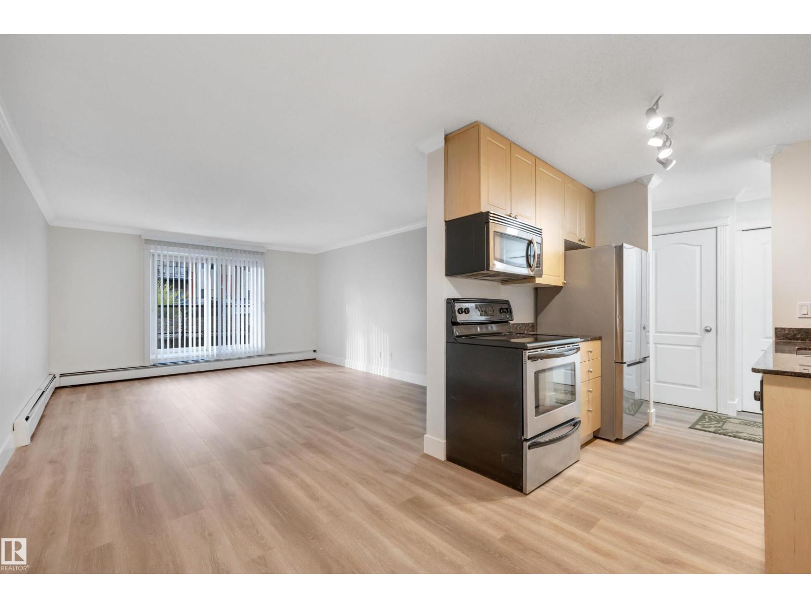 #006 10520 80 Av Nw Property Photo 15