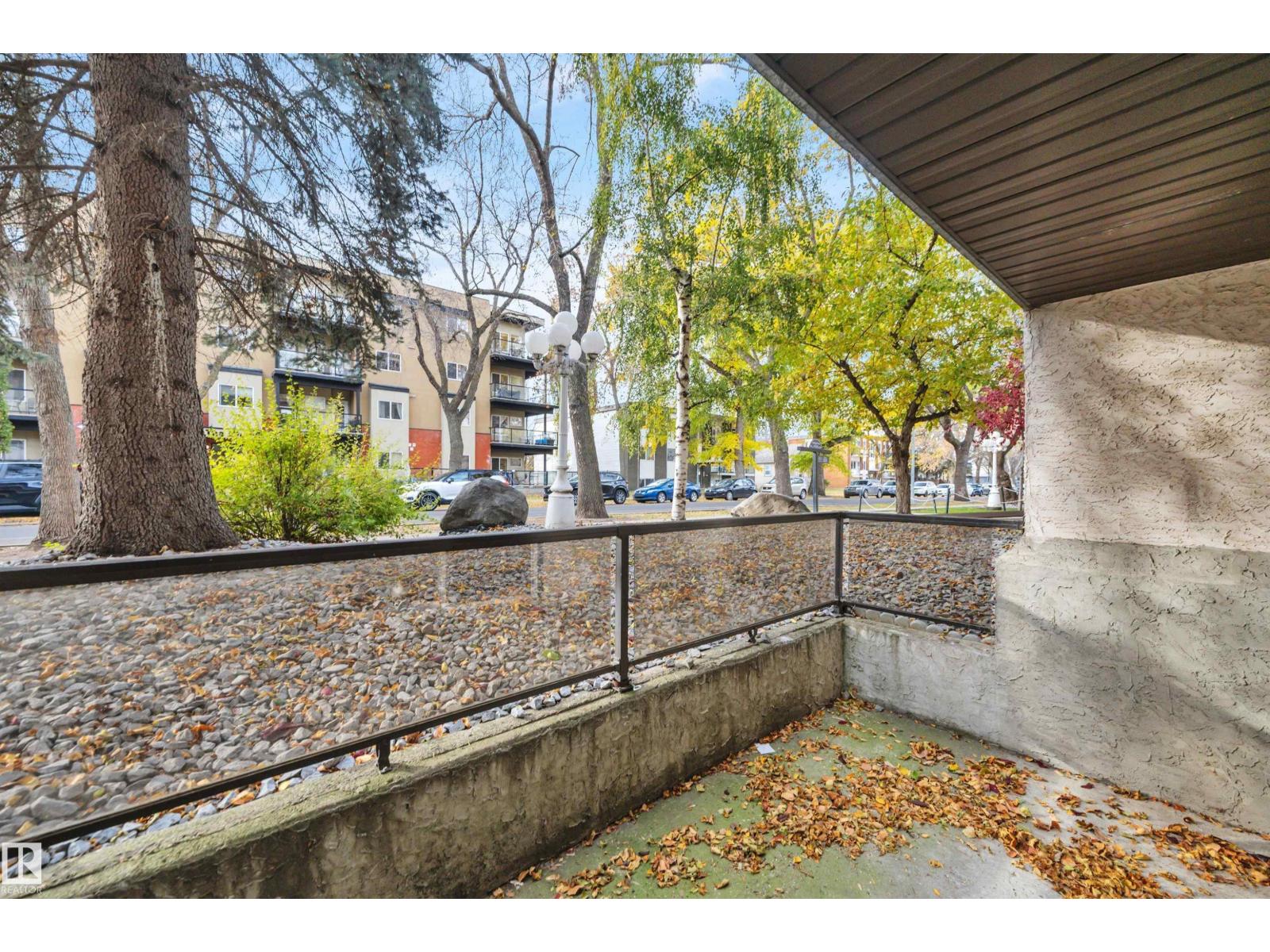 #006 10520 80 Av Nw Property Photo 32