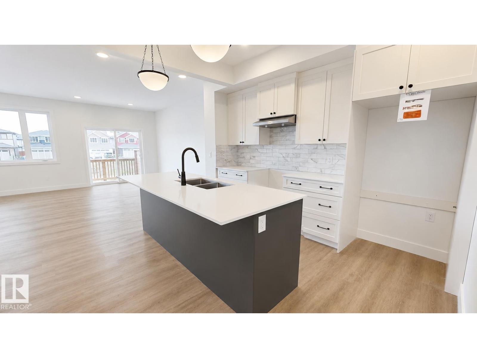 6616 50a Av Property Photo 2