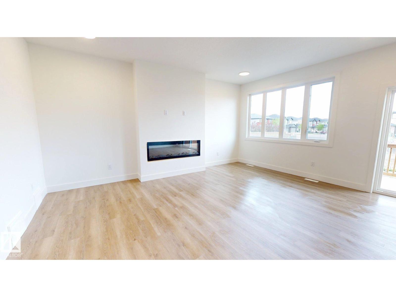 6616 50a Av Property Photo 3