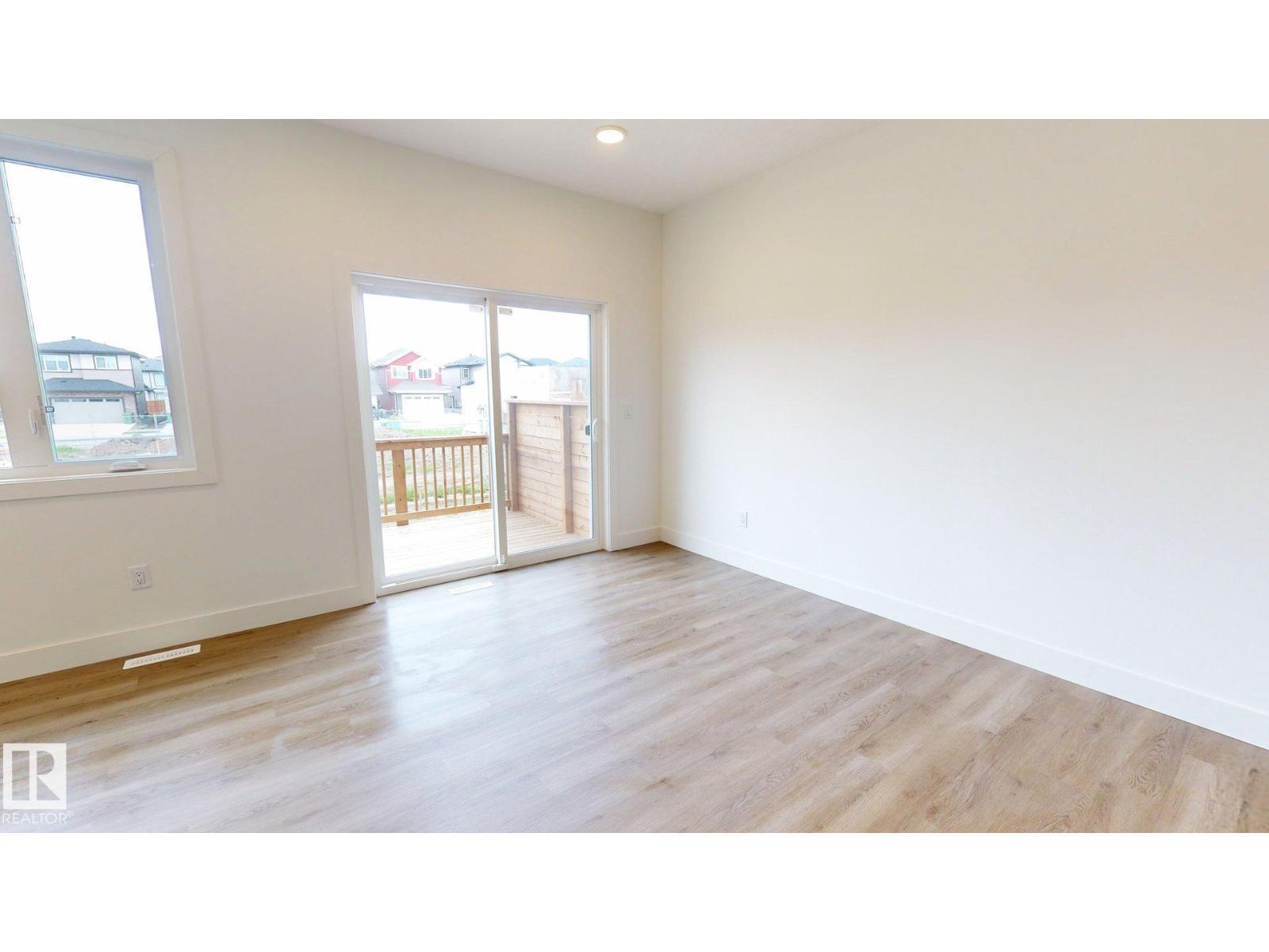 6616 50a Av Property Photo 4