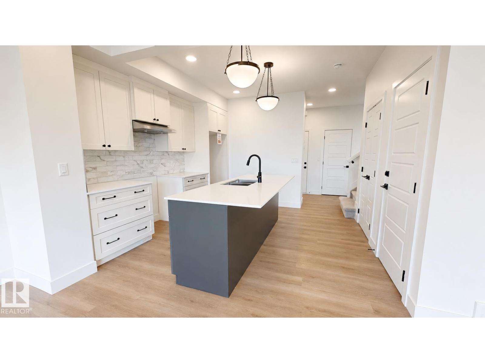 6616 50a Av Property Photo 6