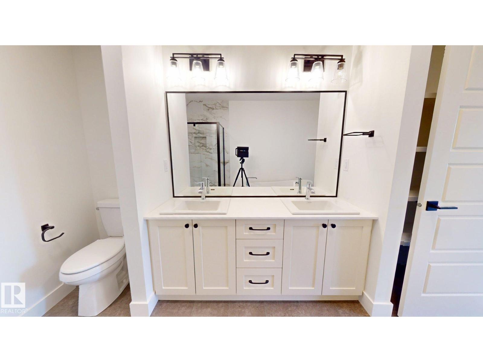 6616 50a Av Property Photo 11