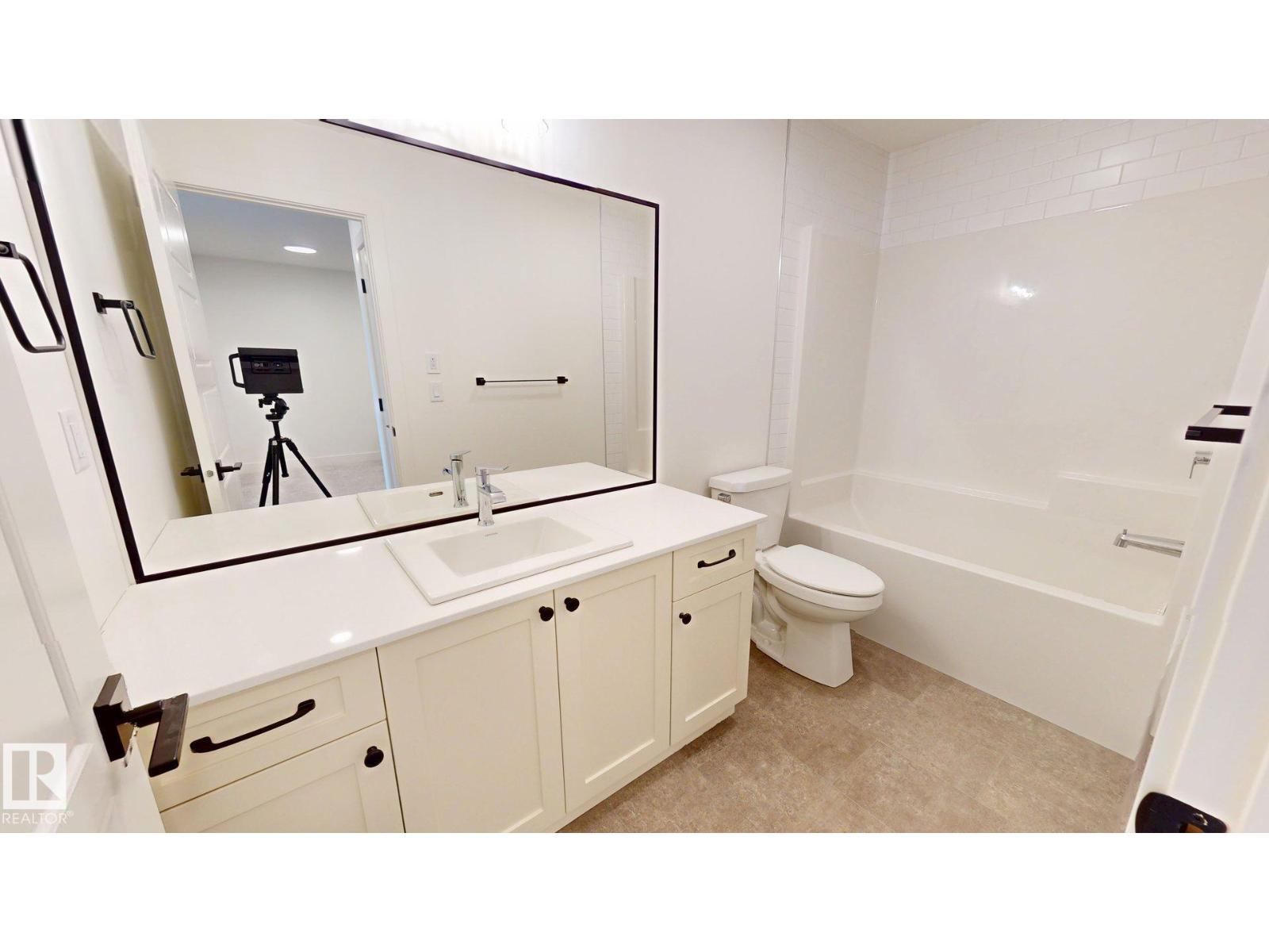 6616 50a Av Property Photo 15