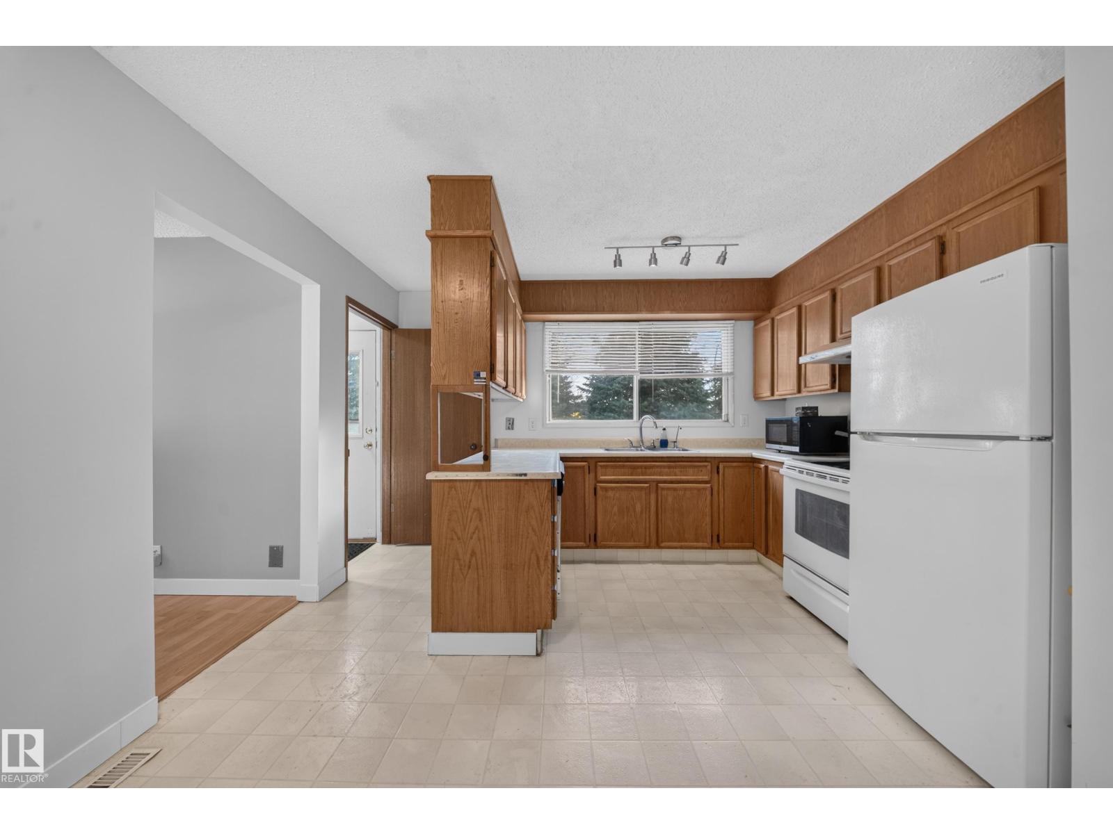 3135 145 Av Nw Property Photo 19