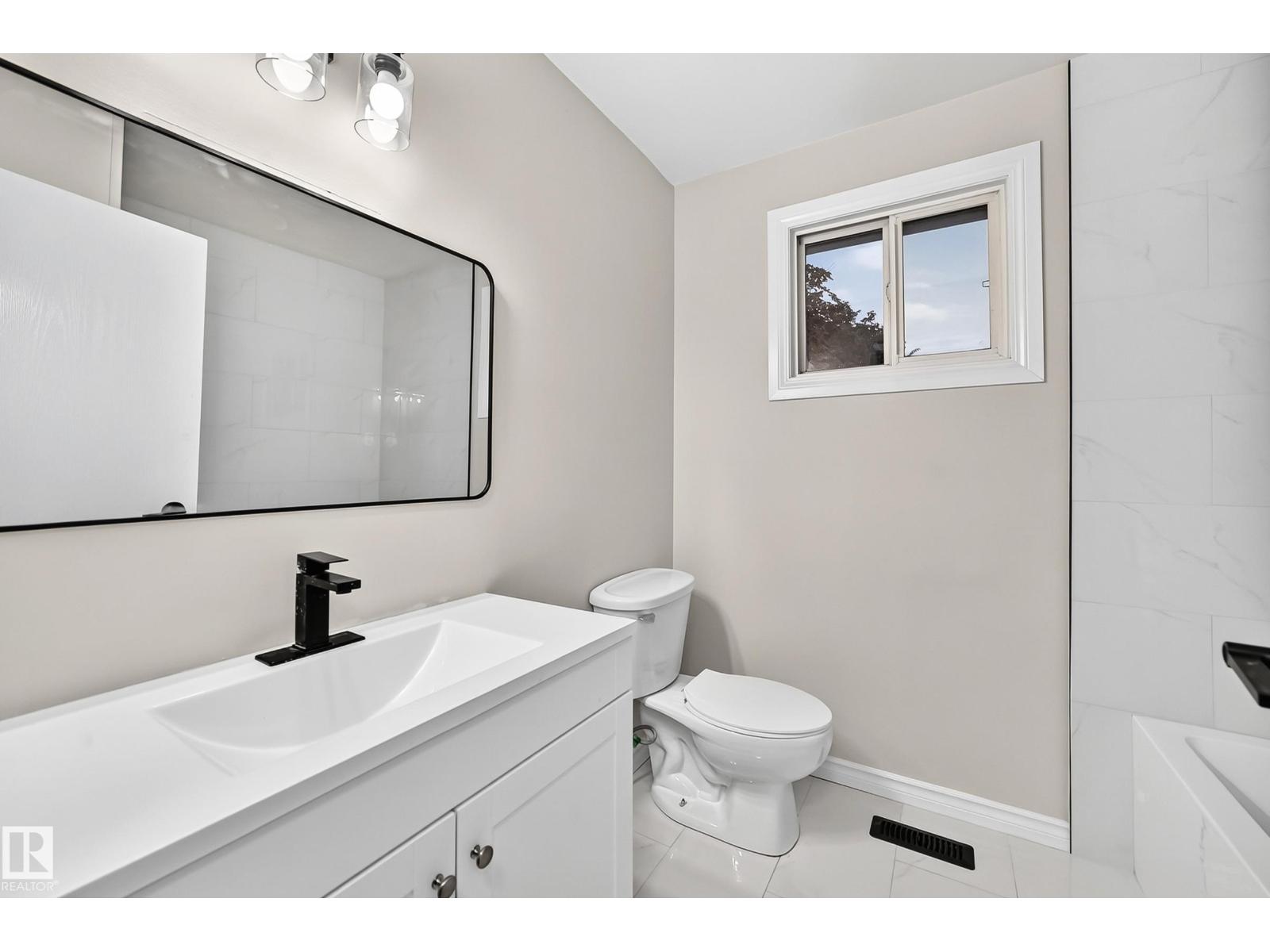 89 Habitat Cr Nw Property Photo 24