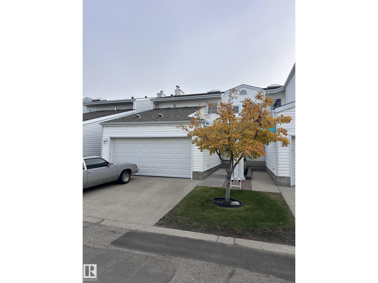 #32 2911 36 St Nw Property Photo 3