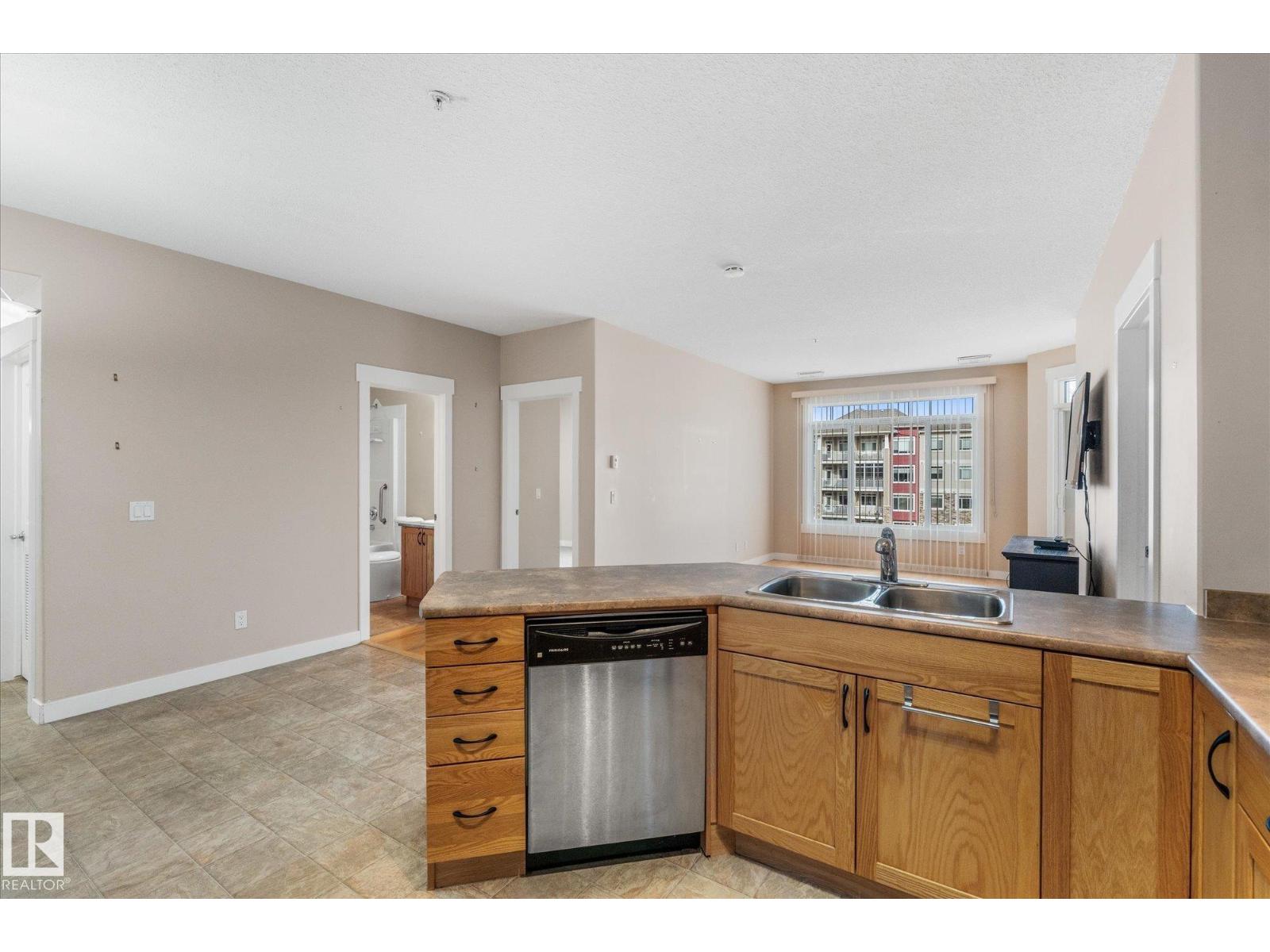 #331 511 Queen St Property Photo 9