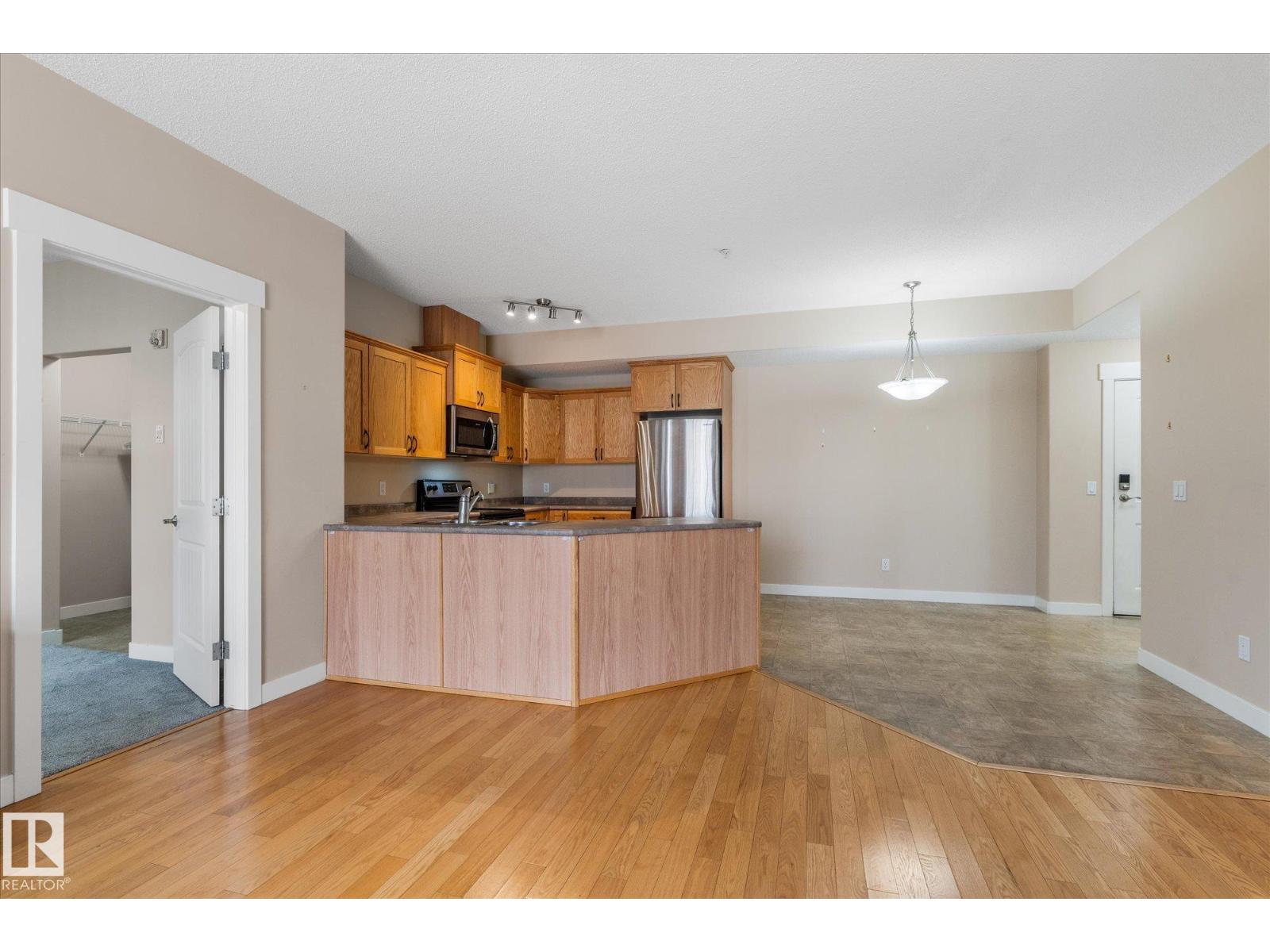 #331 511 Queen St Property Photo 17