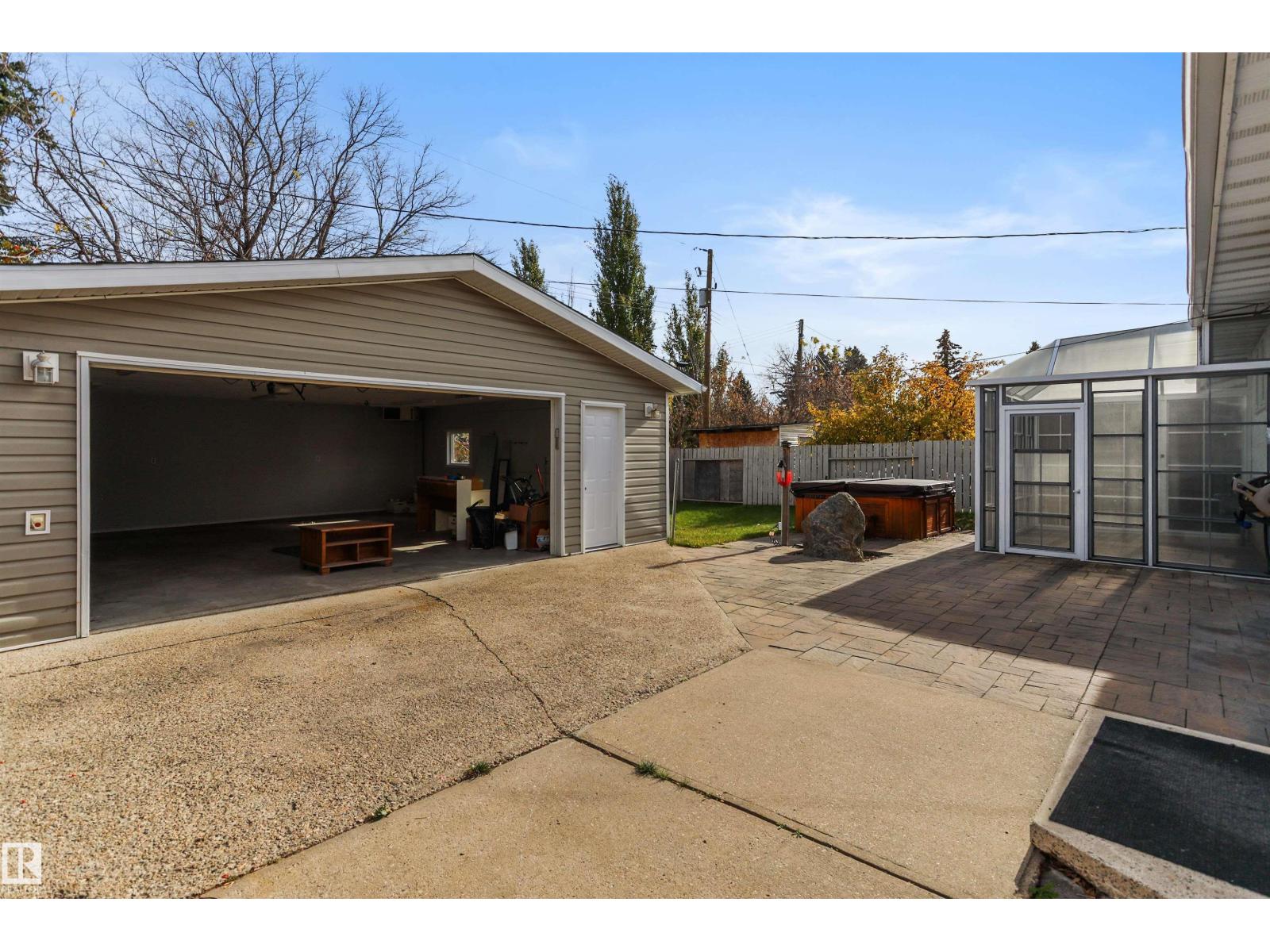 48 Pipestone Dr Property Photo 13