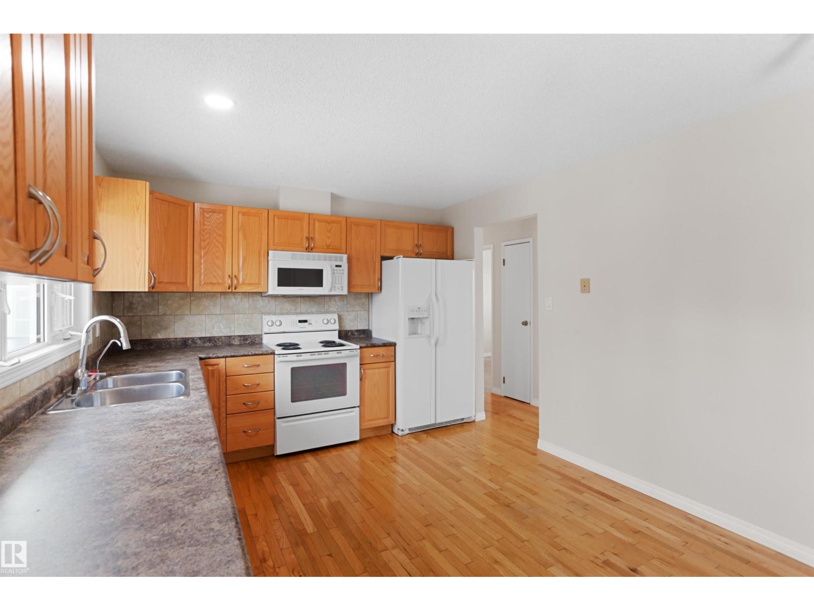 48 Pipestone Dr Property Photo 15