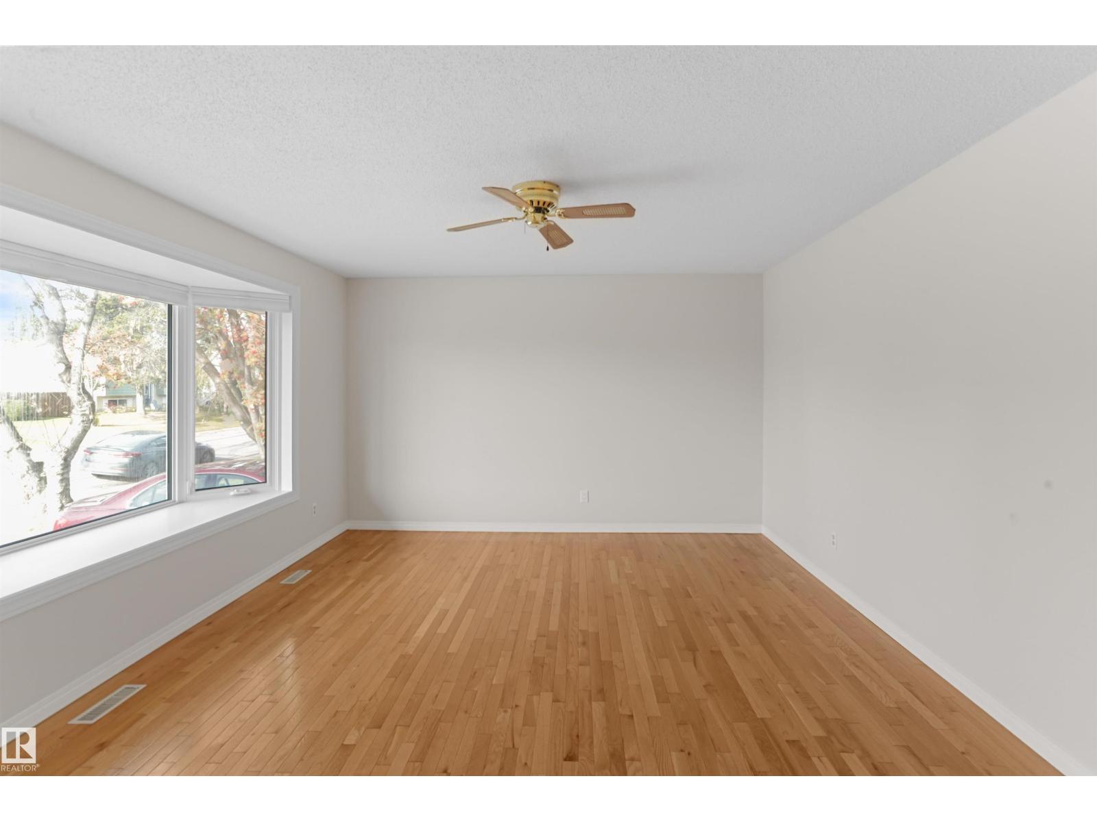 48 Pipestone Dr Property Photo 23