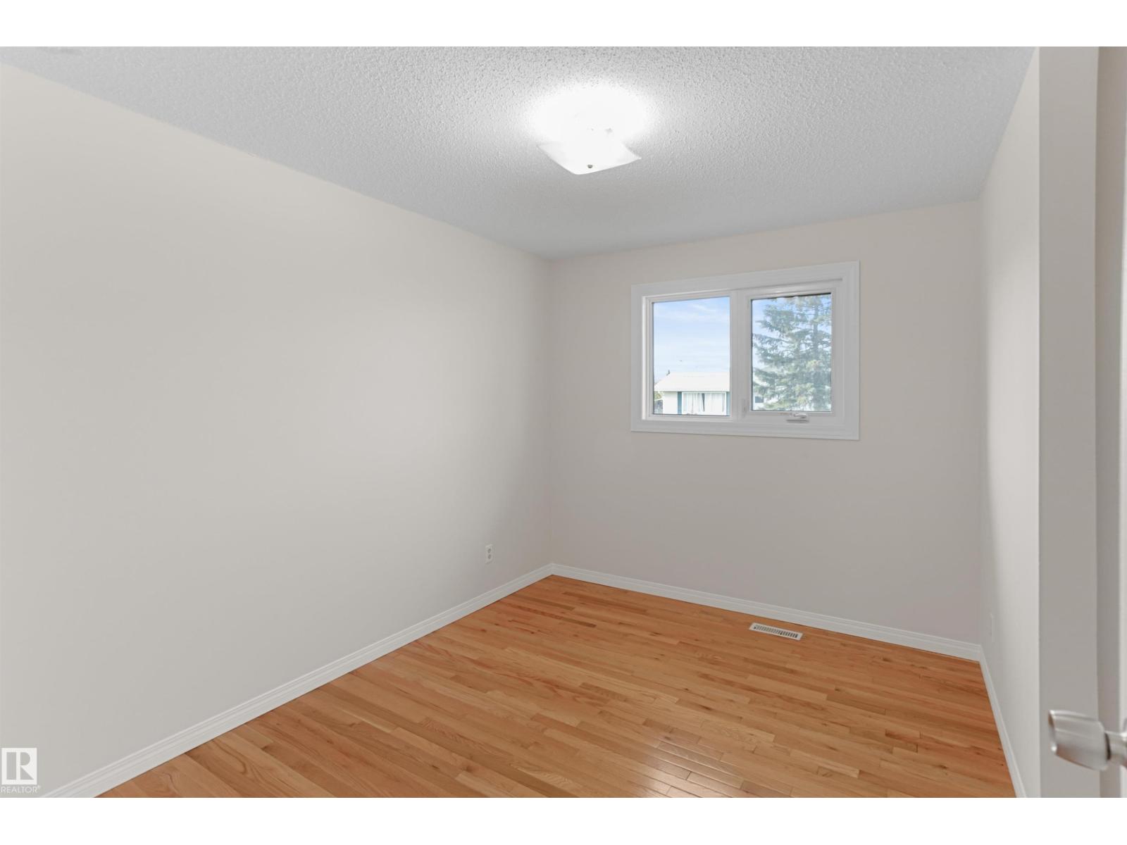 48 Pipestone Dr Property Photo 28