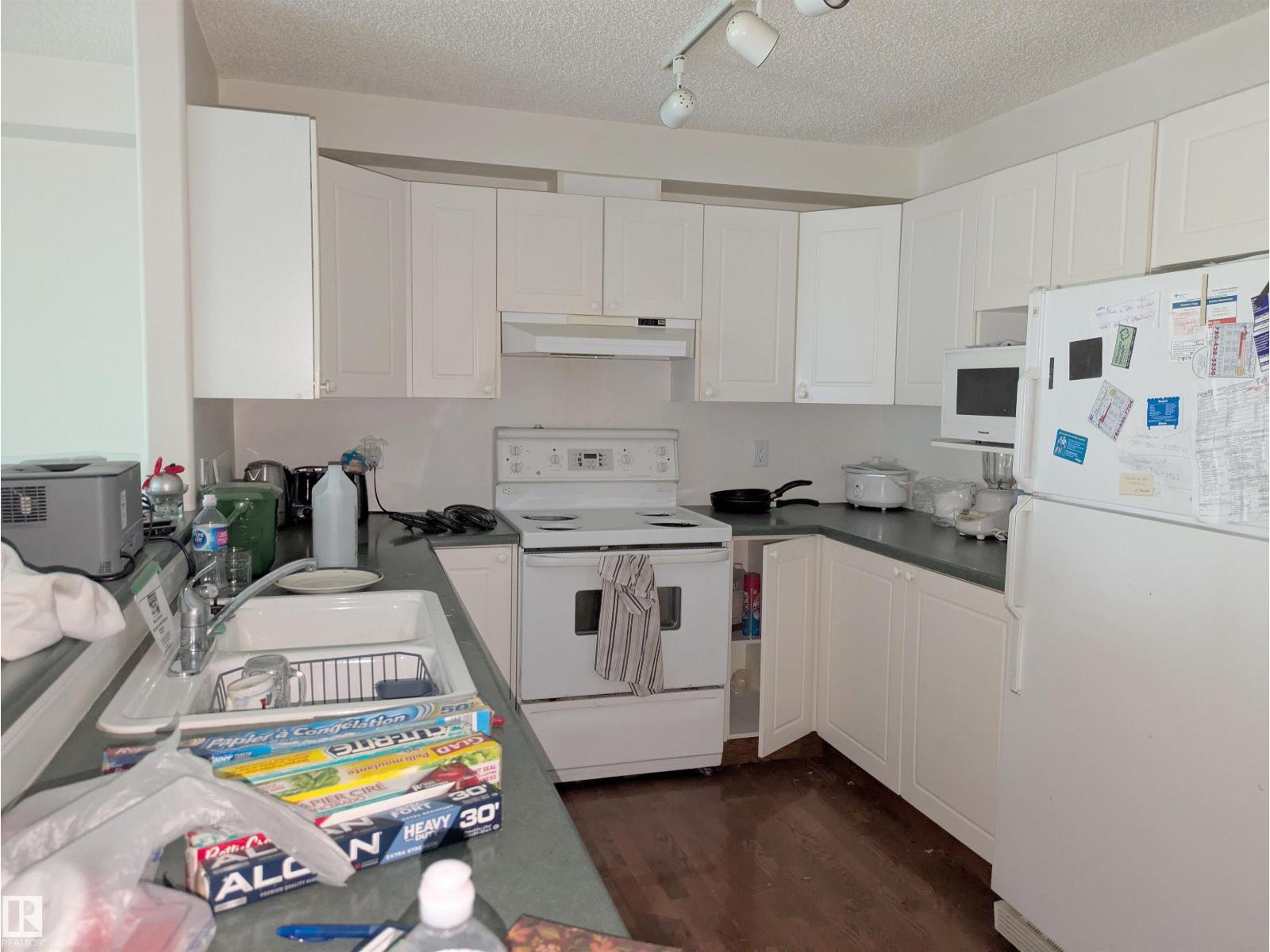 #402 7905 96 St Nw Property Photo 8