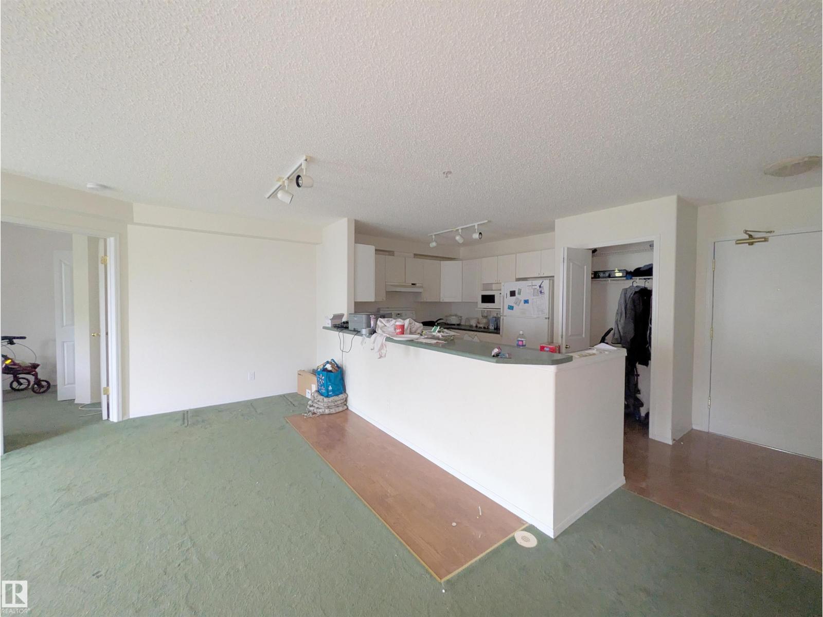 #402 7905 96 St Nw Property Photo 10
