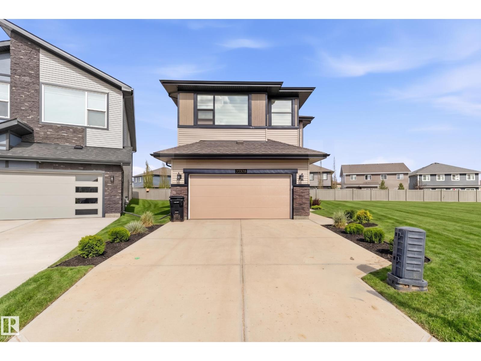 22328 88 Av Nw Property Photo 2